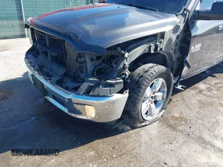 2017 Ram 1500 Big Horn z VIN 3C6RR7LT6HG522612, wystawiony jako IAAI lot #41761830 z przebiegiem 117 480 mil mil oraz . Historia ofert i sprzedaży dostępna na DreamBid. Obrazek 6.