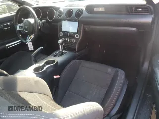 2016 Ford Mustang V6 z VIN 1FA6P8AM3G5241253, wystawiony jako Copart lot #56236235 z przebiegiem 120 010 mil mil oraz Czysty tytuł • Clean title. Historia ofert i sprzedaży dostępna na DreamBid. Obrazek 8.