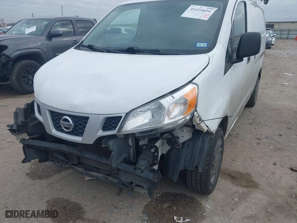 2015 Nissan NV200 SV with VIN 3N6CM0KN2FK729397, listed as a IAAI auction lot 41424616 with 90,551 mi miles. Bid and sale history available at carsss.com. Image 17.