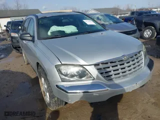 2005 Chrysler Pacifica Touring with VIN 2C4GM68435R659958, listed as a IAAI auction lot 41724433 with 104,809 mi miles. Bid and sale history available at carsss.com. Image 1.