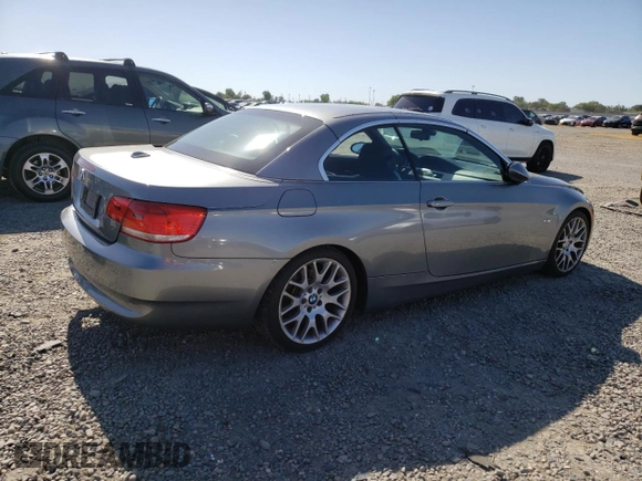 2008 BMW 3 Series 328i z VIN WBAWR33538P152346, wystawiony jako Copart lot #57101985 z przebiegiem 131 504 mil mil oraz Szkoda całkowita • Salvage title. Historia ofert i sprzedaży dostępna na DreamBid. Obrazek 3.