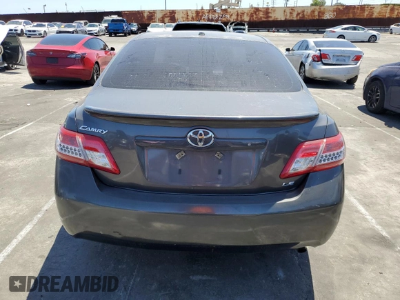 2011 Toyota Camry LE z VIN 4T4BF3EK2BR099954, wystawiony jako Copart lot #55970635 z przebiegiem 205 823 mil mil oraz Szkoda całkowita • Salvage title. Historia ofert i sprzedaży dostępna na DreamBid. Obrazek 6.