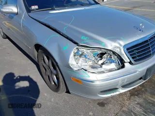 2004 Mercedes-Benz S-Class 5.0L with VIN WDBNG84J74A403779, listed as a IAAI auction lot 41346259 with 224,485 mi miles. Bid and sale history available at carsss.com. Image 6.