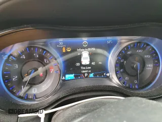 2018 Chrysler 300 with VIN 2C3CCAGG7JH267831, listed as a Copart auction lot 43916635 with 106,421 mi miles and Salvage Title. Bid and sale history available at carsss.com. Image 9.