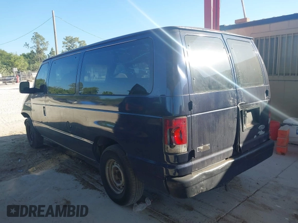2003 Ford Econoline Passenger XL with VIN 1FMRE11233HB49745, listed as a IAAI auction lot 41558890 with 204,693 mi miles and . Bid and sale history available at DreamBid. Image 3.