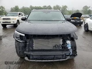 2024 Volkswagen Atlas SEL with VIN 1V2BE2CA2RC231602, listed as a Copart auction lot 59927465 with 16,022 mi miles and Salvage title. Bid and sale history available at DreamBid. Image 5.