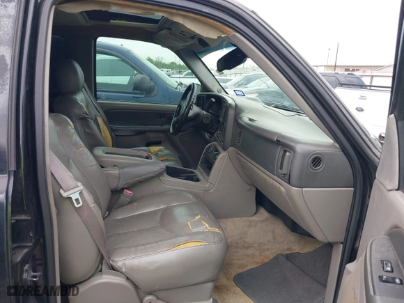 2003 Chevrolet Tahoe LT with VIN 1GNEC13Z13J297511, listed as a IAAI auction lot 41902595 with 293,195 mi miles. Bid and sale history available at carsss.com. Image 5.