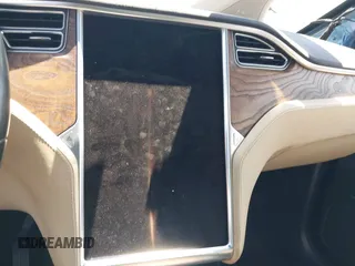 2017 Tesla Model X 90D z VIN 5YJXCBE24HF044656, wystawiony jako IAAI lot #40054420 z przebiegiem 137 621 mil mil oraz . Historia ofert i sprzedaży dostępna na DreamBid. Obrazek 19.