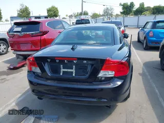 2011 Volvo C70 с VIN YV1672MC9BJ118738, выставлен на аукционе IAAI как лот 42164248 с пробегом 67 033 миль миль и . История ставок и продаж доступна на DreamBid. Изображение 16.
