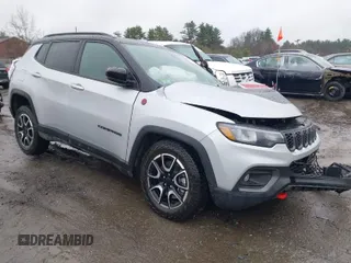 2024 Jeep Compass Trailhawk with VIN 3C4NJDDN3RT166786, listed as a IAAI auction lot 41955998 with 6,458 mi miles and . Bid and sale history available at DreamBid. Image 1.