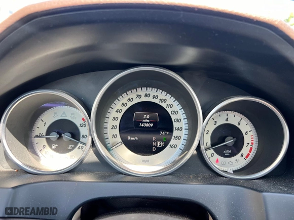 2015 Mercedes-Benz E-Class E 400 with VIN WDDKJ6FB2FF307229, listed as a Copart auction lot 70142514 with 143,809 mi miles and Clean Title. Bid and sale history available at carsss.com. Image 7.