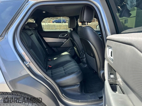 2019 Land Rover Range Rover Velar R-Dynamic SE z VIN SALYL2EV8KA785867, wystawiony jako Copart lot #51276475 z przebiegiem 98 031 mil mil oraz Czysty tytuł • Clean title. Historia ofert i sprzedaży dostępna na DreamBid. Obrazek 9.