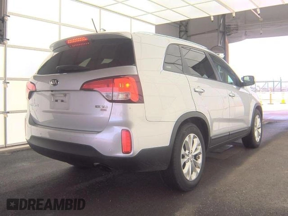2014 Kia Sorento EX with VIN 5XYKU4A78EG524367, listed as a Copart auction lot 54801175 with 188,097 mi miles and Clean Title. Bid and sale history available at carsss.com. Image 4.