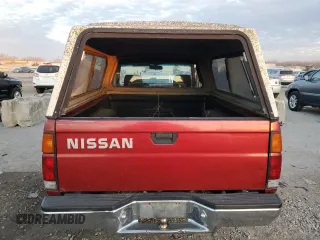 1993 Nissan Frontier z VIN 1N6SD11S0PC332903, wystawiony jako Copart lot #84039484 z przebiegiem 136 324 mil mil oraz Szkoda całkowita • Salvage title. Historia ofert i sprzedaży dostępna na DreamBid. Obrazek 6.