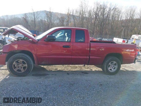 2006 Dodge Dakota SLT with VIN 1D7HW42N16S525329, listed as a IAAI auction lot 40920101 with 124,535 mi miles and . Bid and sale history available at carsss.com. Image 14.