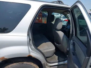 2006 Ford Escape XLT with VIN 1FMCU03166KB34803, listed as a IAAI auction lot 42425651 with 178,008 mi miles and . Bid and sale history available at DreamBid. Image 8.