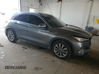 2020 Infiniti QX50 Luxe z VIN 3PCAJ5M33LF109500, wystawiony jako Copart lot #56247205 z przebiegiem 71 194 mil mil oraz Szkoda całkowita • Salvage title. Historia ofert i sprzedaży dostępna na DreamBid. Obrazek 4.