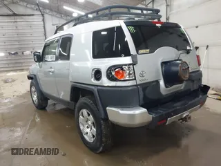 2007 Toyota FJ Cruiser with VIN JTEBU11F470035202, listed as a IAAI auction lot 41972066 with 241,021 mi miles. Bid and sale history available at carsss.com. Image 3.