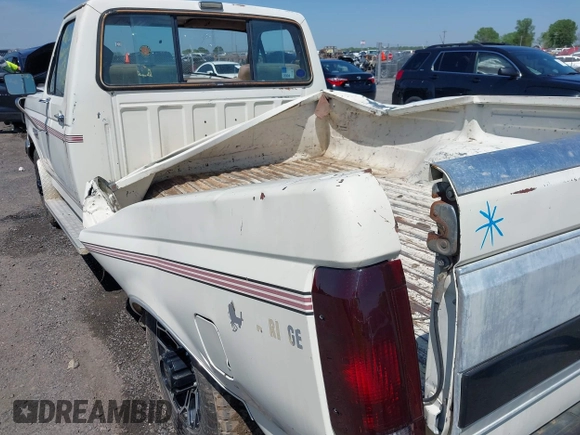 1987 Ford F-250 with VIN 1FTHF2518HKA08300, listed as a IAAI auction lot 41984273 with 37,267 mi miles and . Bid and sale history available at DreamBid. Image 17.
