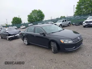 2013 Volkswagen Passat SE z VIN 1VWBP7A37DC121793, wystawiony jako IAAI lot #42198487 z przebiegiem 107 715 mil mil oraz . Historia ofert i sprzedaży dostępna na DreamBid. Obrazek 1.