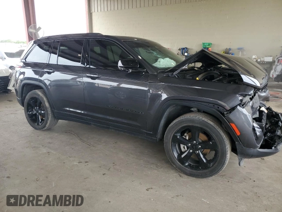 2023 Jeep Grand Cherokee Altitude with VIN 1C4RJHAG6PC547667, listed as a Copart auction lot 50498875 with 29,759 mi miles and Clean title. Bid and sale history available at DreamBid. Image 4.