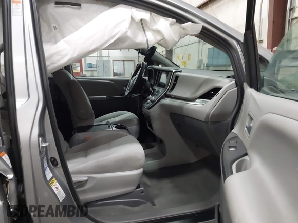 2017 Toyota Sienna LE with VIN 5TDJZ3DC9HS185755, listed as a IAAI auction lot 41838859 with 42,992 mi miles. Bid and sale history available at carsss.com. Image 5.