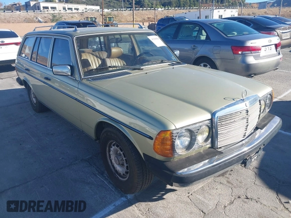 1981 Mercedes-Benz 300 with VIN WDBAB93A4BN004161, listed as a IAAI auction lot 41290568 with 18,887 mi miles and . Bid and sale history available at DreamBid. Image 1.