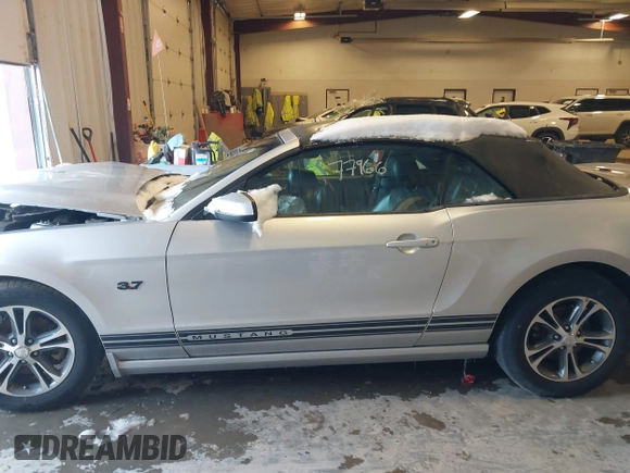 2014 Ford Mustang V6 с VIN 1ZVBP8EM5E5260397, выставлен на аукционе IAAI как лот 41391939 с пробегом 144 035 миль миль и . История ставок и продаж доступна на DreamBid. Изображение 14.