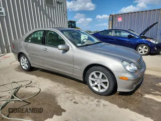 2007 Mercedes-Benz C 280 Luxury with VIN WDBRF54H97A936639, listed as a Copart auction lot 62025045 with 121,598 mi miles and Clean title. Bid and sale history available at DreamBid. Image 4.