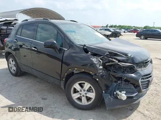 2019 Chevrolet Trax LT z VIN KL7CJLSB1KB817282, wystawiony jako IAAI lot #42154154 z przebiegiem Nie podano mil oraz . Historia ofert i sprzedaży dostępna na DreamBid. Obrazek 1.