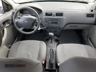 2006 Ford Focus S z VIN 1FAFP34N46W158513, wystawiony jako Copart lot #45229755 z przebiegiem 149 811 mil mil oraz Szkoda całkowita • Salvage title. Historia ofert i sprzedaży dostępna na DreamBid. Obrazek 8.