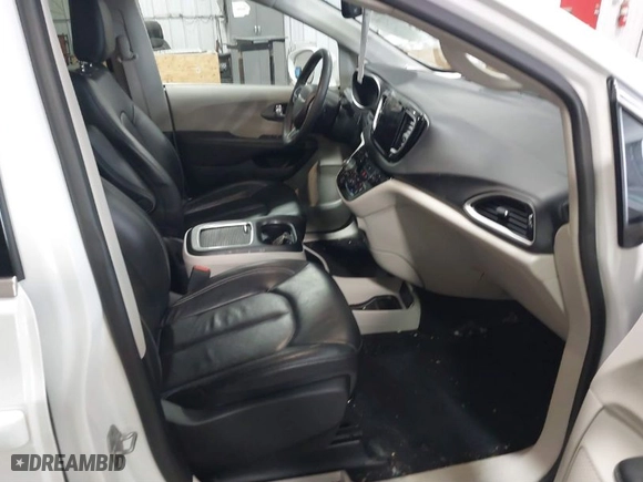 2022 Chrysler Pacifica Touring L with VIN 2C4RC1BG3NR178111, listed as a IAAI auction lot 41572149 with 54,919 mi miles. Bid and sale history available at carsss.com. Image 5.