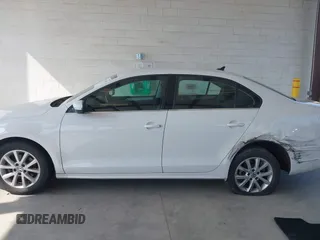 2013 Volkswagen Jetta SE with VIN 3VWDP7AJ3DM450335, listed as a IAAI auction lot 42575198 with 100,184 mi miles and . Bid and sale history available at DreamBid. Image 14.