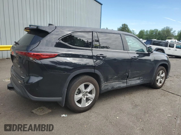 2022 Toyota Highlander LE with VIN 5TDBZRBH5NS193739, listed as a Copart auction lot 59274444 with 13,804 mi miles and Salvage title. Bid and sale history available at DreamBid. Image 3.