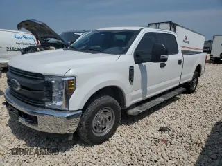 2019 Ford F-250 XL z VIN 1FT7W2A63KEC22243, wystawiony jako Copart lot #52597965 z przebiegiem 236 465 mil mil oraz Czysty tytuł • Clean title. Historia ofert i sprzedaży dostępna na DreamBid. Obrazek 1.