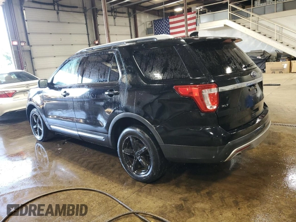 2017 Ford Explorer XLT z VIN 1FM5K8DH4HGA14335, wystawiony jako Copart lot #62102425 z przebiegiem 135 191 mil mil oraz Szkoda całkowita • Salvage title. Historia ofert i sprzedaży dostępna na DreamBid. Obrazek 2.