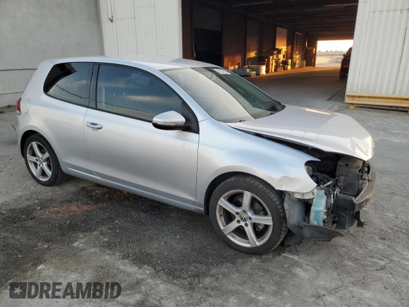 2013 Volkswagen Golf w/Conv & Sunroof с VIN WVWBB7AJ8DW030918, выставлен на аукционе Copart как лот 83351604 с пробегом 147 554 миль миль и Списание • Salvage title. История ставок и продаж доступна на DreamBid. Изображение 4.