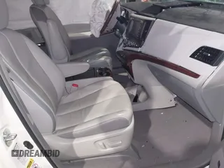 2011 Toyota Sienna XLE with VIN 5TDDK3DC8BS013015, listed as a IAAI auction lot 41445174 with 127,109 mi miles. Bid and sale history available at carsss.com. Image 5.