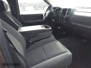2008 Chevrolet Silverado 1500 LT w/1LT with VIN 2GCEK19J181250915, listed as a IAAI auction lot 41834813 with 252,696 mi miles. Bid and sale history available at carsss.com. Image 5.