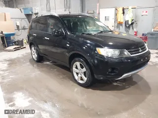 2008 Mitsubishi Outlander XLS with VIN JA4MT41XX8Z008202, listed as a IAAI auction lot 41680309 with 193,755 mi miles. Bid and sale history available at carsss.com. Image 1.