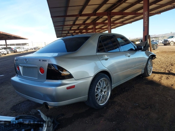 2004 Lexus IS 300/350 with VIN JTHBD192X40083769, listed as a IAAI auction lot 40962806 with Not Provided miles and . Bid and sale history available at carsss.com. Image 4.