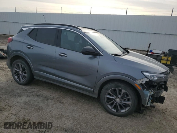2022 Buick Encore GX Essence с VIN KL4MMGSL4NB041307, выставлен на аукционе Copart как лот 53014545 с пробегом 79 359 миль миль и Списание • Salvage title. История ставок и продаж доступна на DreamBid. Изображение 4.