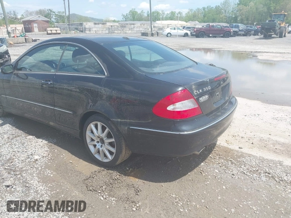 2007 Mercedes-Benz CLK 350 z VIN WDBTJ56H87F225194, wystawiony jako IAAI lot #42102616 z przebiegiem 148 964 mil mil oraz . Historia ofert i sprzedaży dostępna na DreamBid. Obrazek 3.