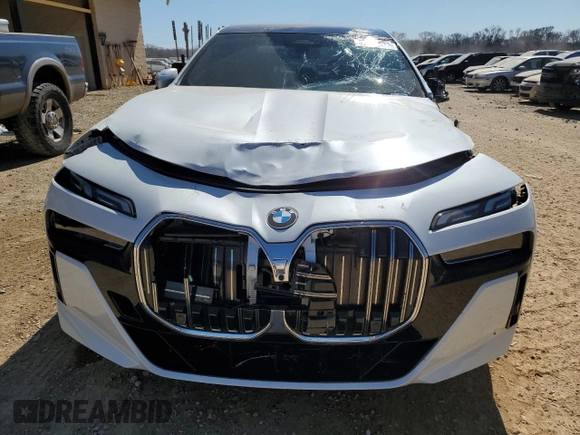 2023 BMW 7 Series 760i xDrive с VIN WBA33EJ06PCM56607, выставлен на аукционе Copart как лот 47292025 с пробегом 24 064 миль миль и Списание • Salvage title. История ставок и продаж доступна на DreamBid. Изображение 5.