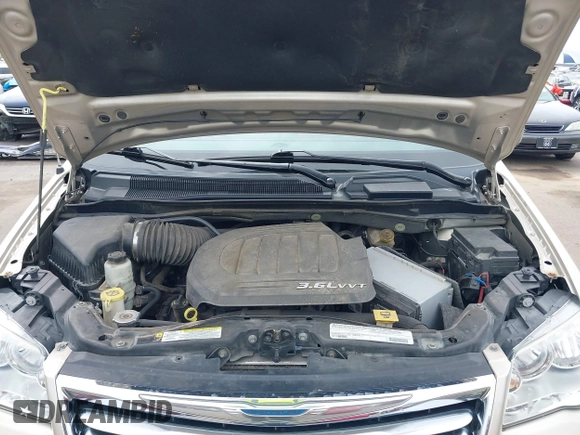 2012 Chrysler Town & Country Touring with VIN 2C4RC1BG8CR362649, listed as a IAAI auction lot 41929036 with 162,870 mi miles. Bid and sale history available at carsss.com. Image 10.