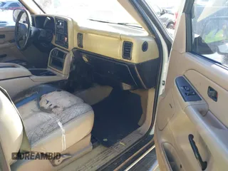 2005 GMC Yukon XL SLT with VIN 3GKEC16Z05G161433, listed as a IAAI auction lot 41484815 with 326,029 mi miles. Bid and sale history available at carsss.com. Image 5.