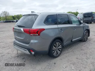 2020 Mitsubishi Outlander SE z VIN JA4AD3A37LZ044719, wystawiony jako IAAI lot #39303659 z przebiegiem 86 662 mil mil oraz . Historia ofert i sprzedaży dostępna na DreamBid. Obrazek 4.