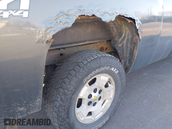 2011 Chevrolet Silverado 1500 LT with VIN 1GCRKSE05BZ382787, listed as a IAAI auction lot 41421158 with 140,145 mi miles and . Bid and sale history available at DreamBid. Image 17.