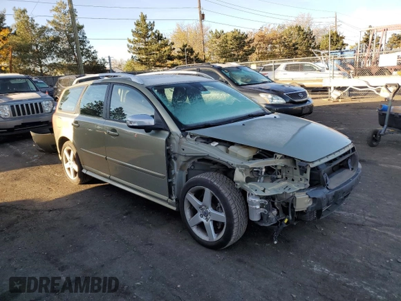 2009 Volvo V50 2.5T R-Design with VIN YV1MJ672692461823, listed as a Copart auction lot 78099044 with 110,331 mi miles and Salvage Title. Bid and sale history available at carsss.com. Image 4.