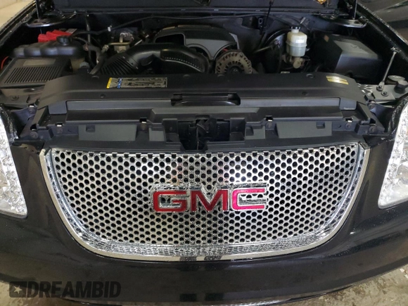 2010 GMC Yukon XL Denali with VIN 1GKUKMEF6AR225203, listed as a Copart auction lot 72700704 with 249,050 mi miles and Clean Title. Bid and sale history available at carsss.com. Image 12.